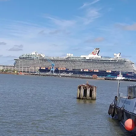 Lord Nelson App 714 * Cuxhaven